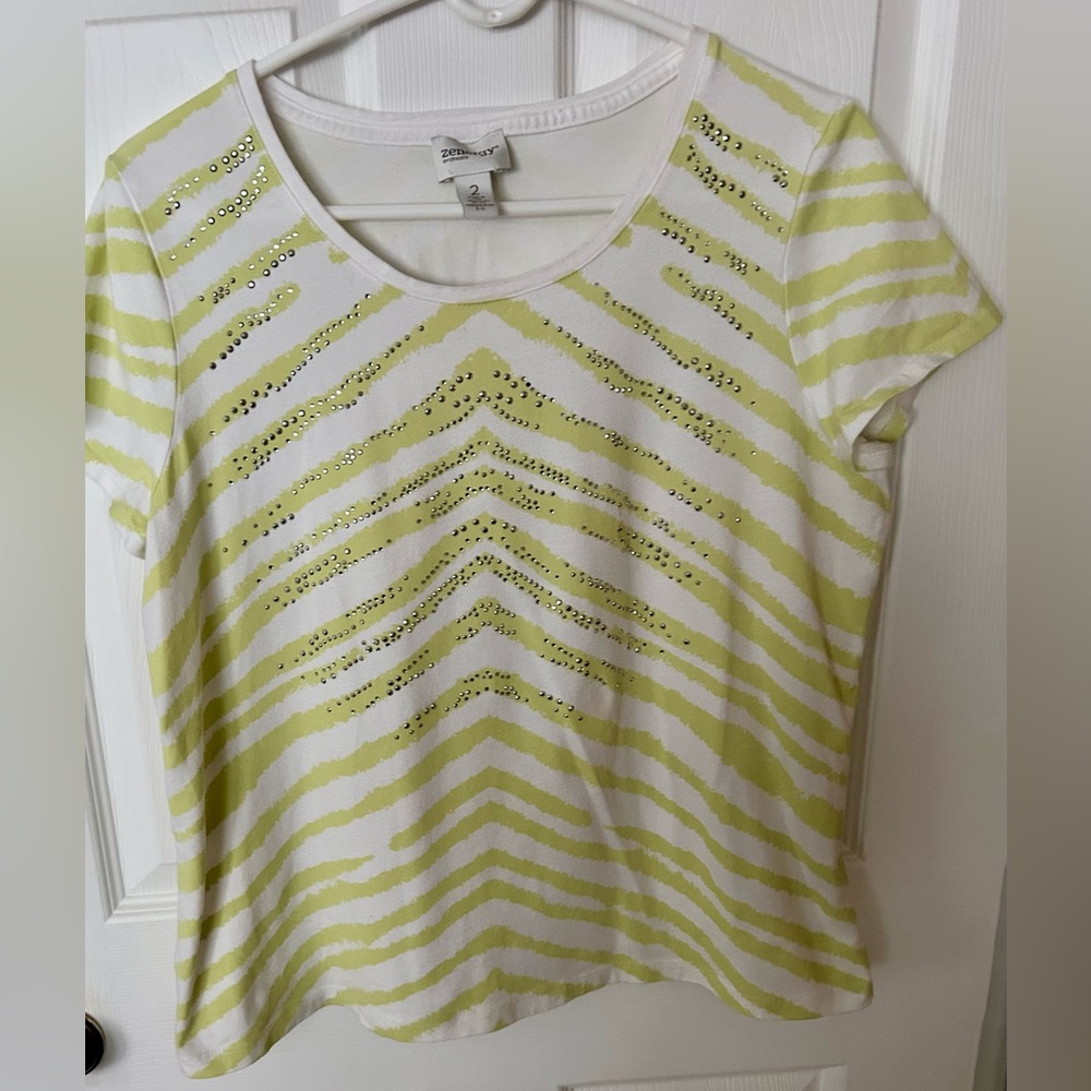 Chico's Green and White Cropped Relaxed Tee